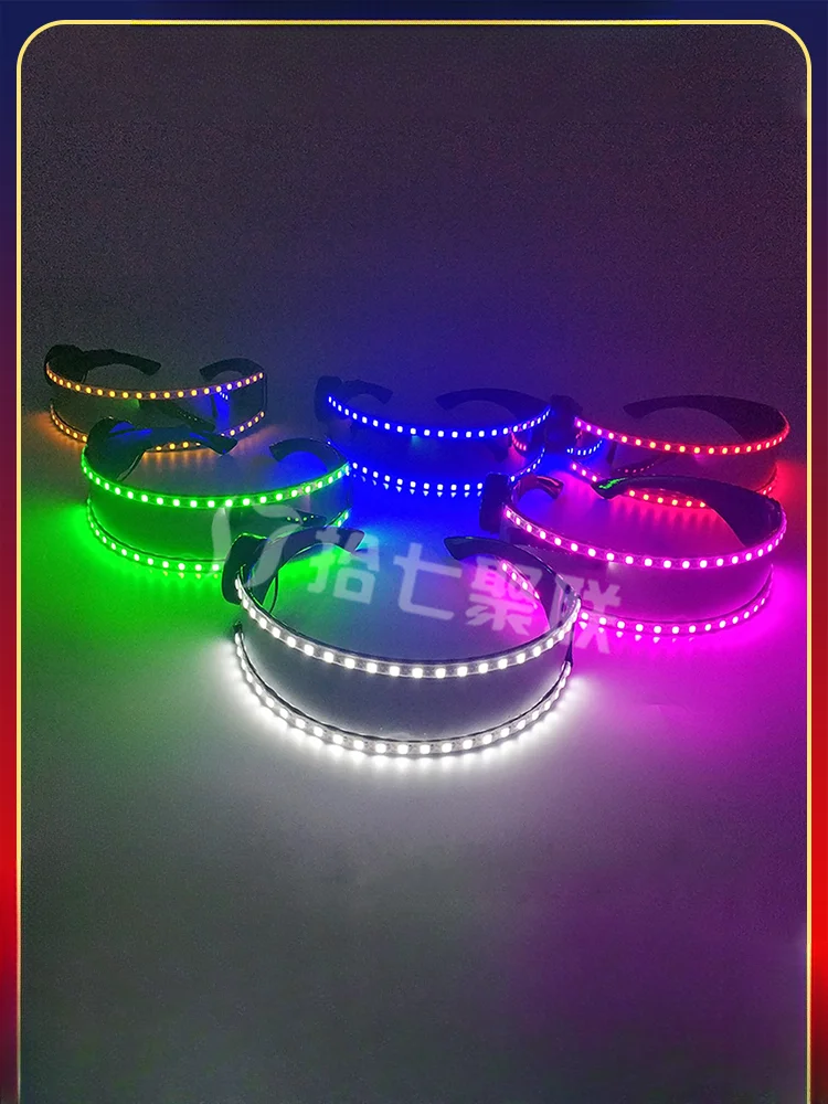 Bar bouncing glasses retro Korean version new sunshade small square sunglasses round face Internet celebrity fashion sunglasses
Bar bouncing glasses retro Korean version new sunshade small square sunglasses round face Internet celebrity fashion sunglasses