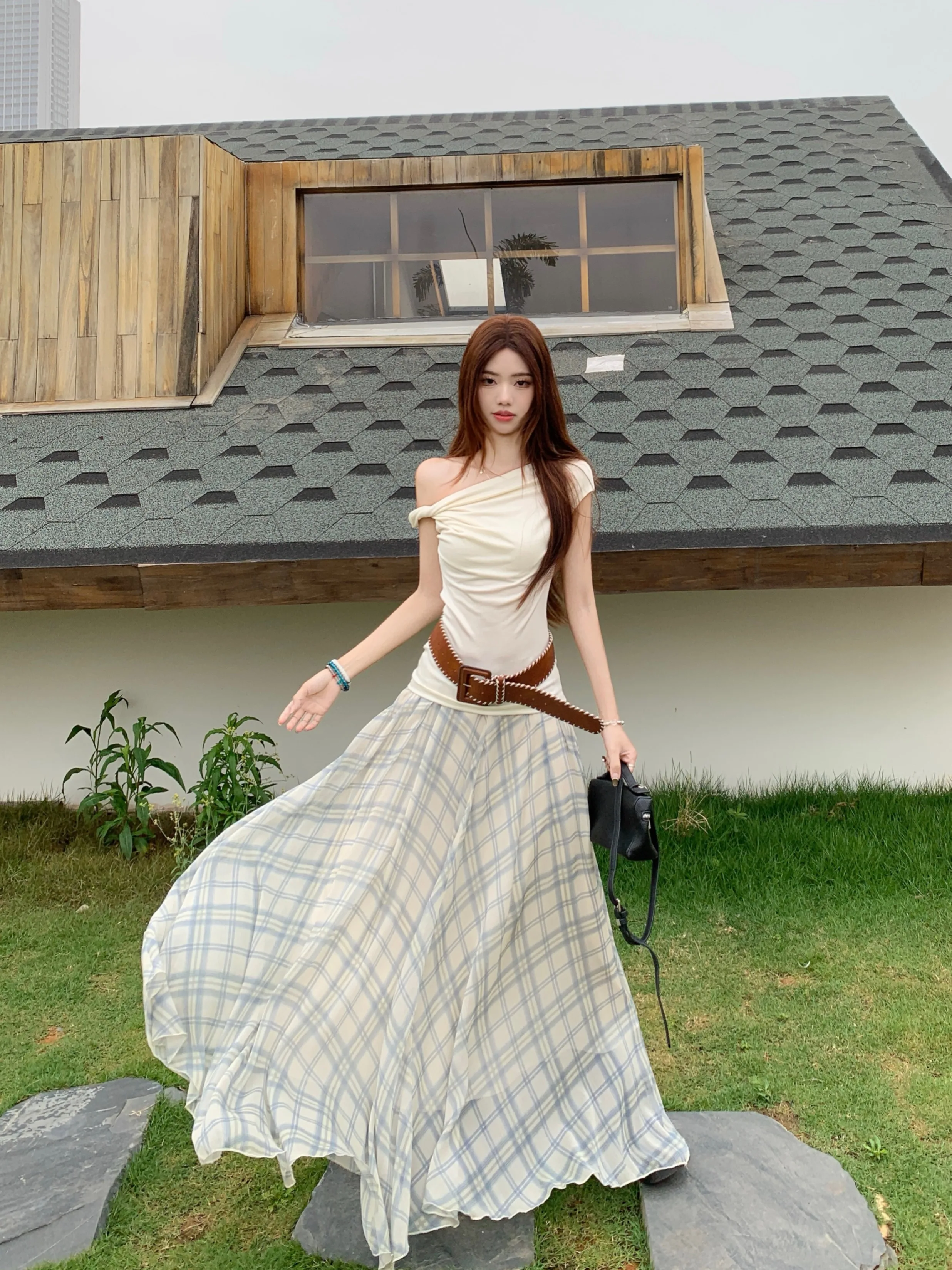 Slim Fit Short Sleeve T-Shirt And High Waist Plaid Skirt Casual Summer Outfit for Women Fashionable Commute Style Two Pi...
Slim Fit Short Sleeve T-Shirt And High Waist Plaid Skirt Casual Summer Outfit for Women Fashionable Commute Style Two Pi...