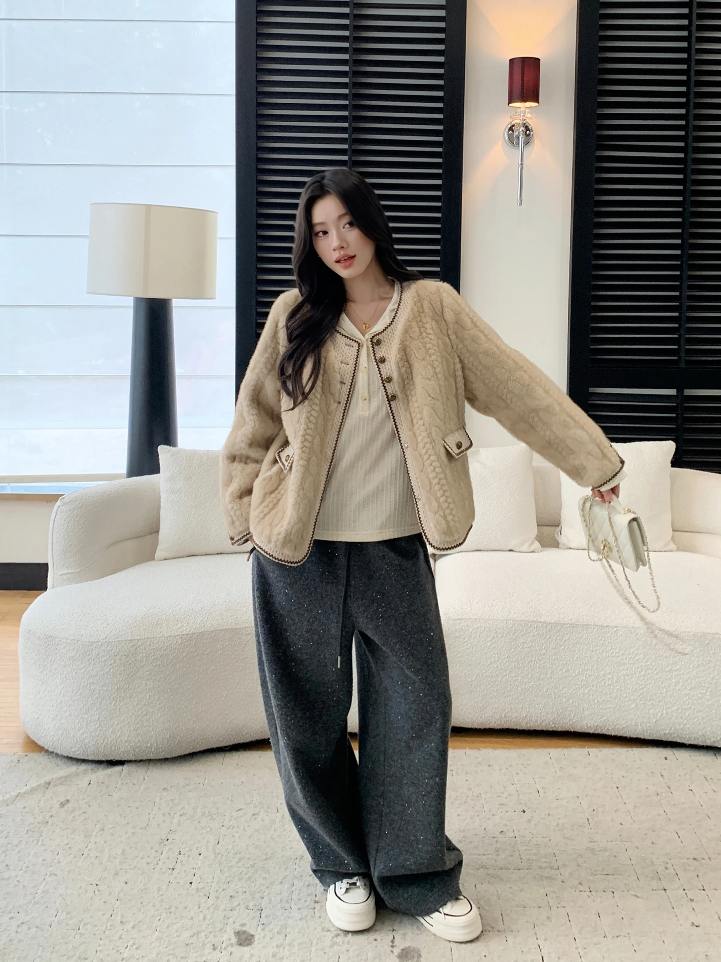 Брюки Lao Yang Starlight Banana с высокой талией, утягивающие, повседневные, с цветочным узором, из шерсти, с пайетками, прямого кроя
Брюки Lao Yang Starlight Banana с высокой талией, утягивающие, повседневные, с цветочным узором, из шерсти, с пайетками, прямого кроя