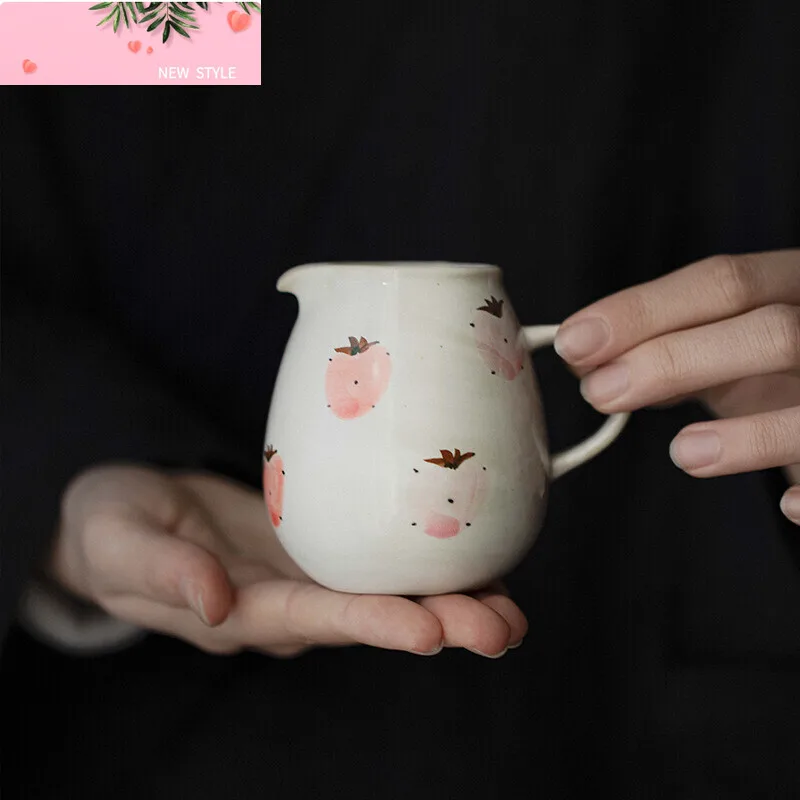 180ml Hand-painted Strawberry Ceramic Fair Cup with Handle Anti Scalding Tea Pitcher Tea Dispenser Justice Cup Kung Fu Teaset
180ml Hand-painted Strawberry Ceramic Fair Cup with Handle Anti Scalding Tea Pitcher Tea Dispenser Justice Cup Kung Fu Teaset