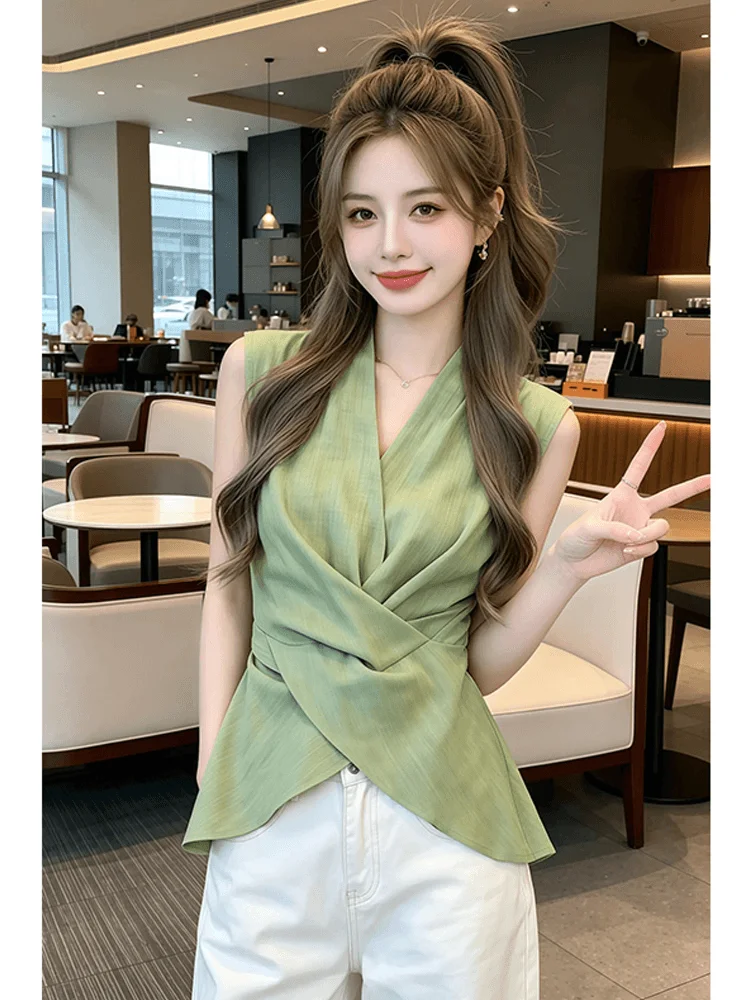 Stylish Green V-Neck Cross Backless Shirt Women Summer High-End Fashion Small-Match Slimming Top Casual Style Slim Fit Shirt
Stylish Green V-Neck Cross Backless Shirt Women Summer High-End Fashion Small-Match Slimming Top Casual Style Slim Fit Shirt