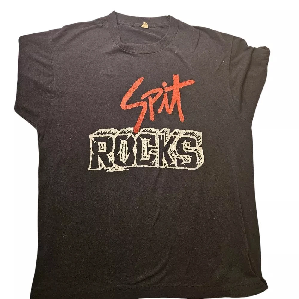 Vintage Spit Rocks Band T-Shirt Rock Music Graphic Tee Club American Singer Tee MenStreet Hip-hop Rock Short-sleeved Women
Vintage Spit Rocks Band T-Shirt Rock Music Graphic Tee Club American Singer Tee MenStreet Hip-hop Rock Short-sleeved Women
