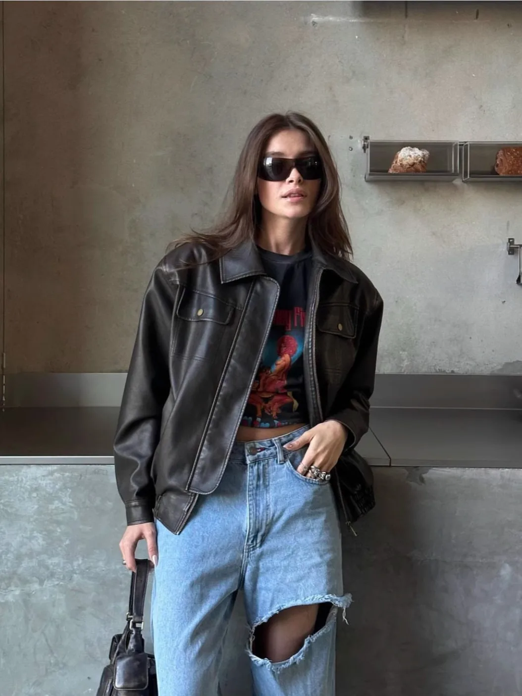 ZHAOLIN Women's Casual Loose Leather Jacket Cool Autumn Winter New Style Vintage Biker Jacket Long Sleeve Zipper Pocket Design
ZHAOLIN Women's Casual Loose Leather Jacket Cool Autumn Winter New Style Vintage Biker Jacket Long Sleeve Zipper Pocket Design