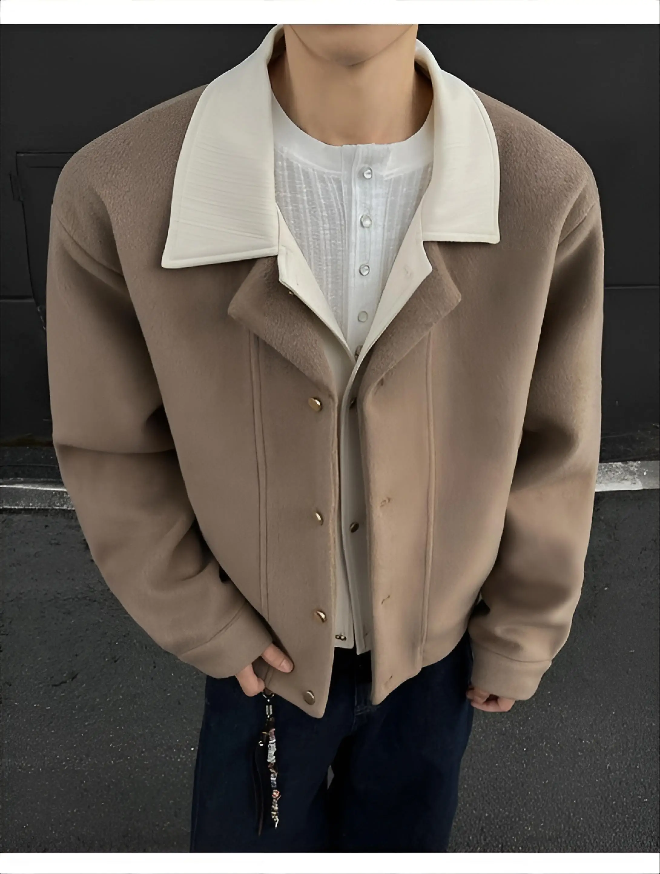 Мужская классическая куртка из шерстяной смеси, теплая, терморегулирующая, для жаркого климата: тропического, экваториального, летнего, средиземноморского, субтропического.
Мужская классическая куртка из шерстяной смеси, теплая, терморегулирующая, для жаркого климата: тропического, экваториального, летнего, средиземноморского, субтропического.