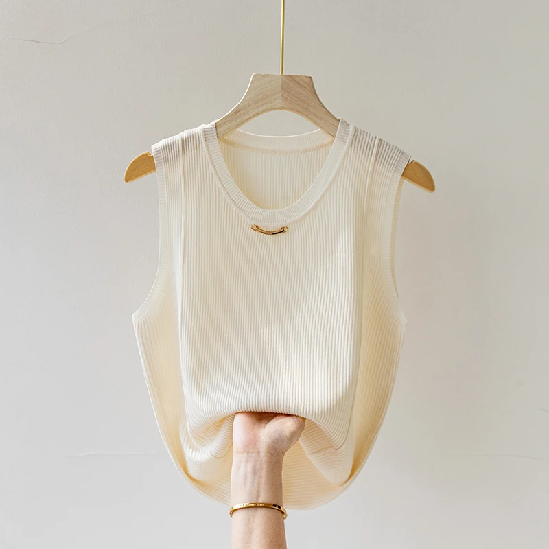 Knitted Women Sweater Vest New Sleeveless O-Neck White Knit Sweater Vest Women Tops Outerwears Sweaters Sueters De Mujer Q1240
Knitted Women Sweater Vest New Sleeveless O-Neck White Knit Sweater Vest Women Tops Outerwears Sweaters Sueters De Mujer Q1240