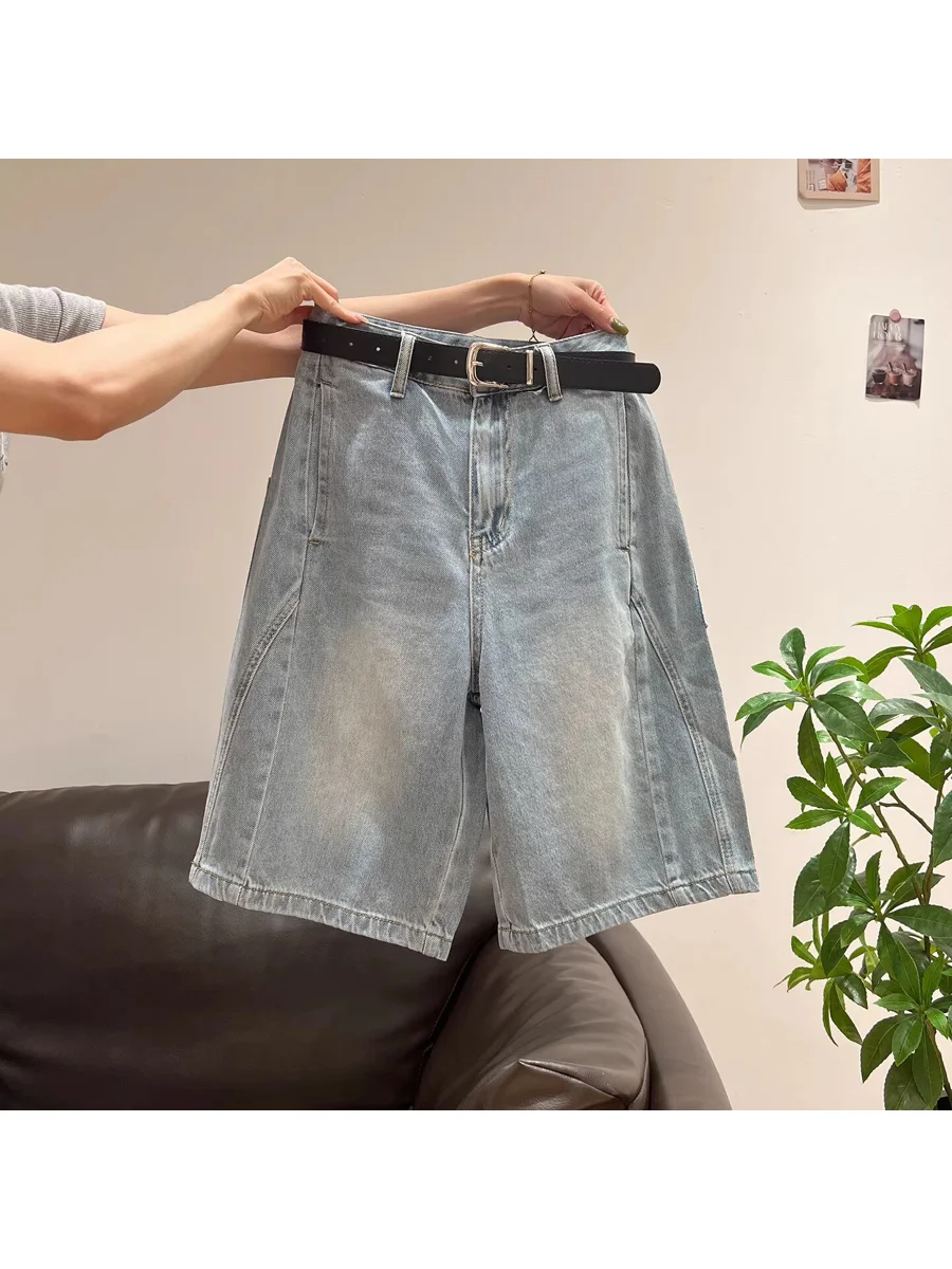 High Waist Straight Leg Thin Denim Shorts Women's Summer Wide Leg Jeans Shorts plus Size Ladies Loose Fit Zipper Closure
High Waist Straight Leg Thin Denim Shorts Women's Summer Wide Leg Jeans Shorts plus Size Ladies Loose Fit Zipper Closure