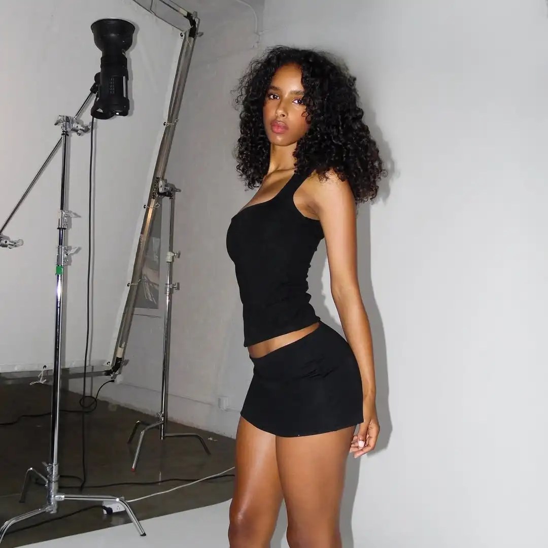 Guizio Low-Waist Elastic Hip Skirt Black Skirt Versatile Mini Sexy Women's Short Skirt
Guizio Low-Waist Elastic Hip Skirt Black Skirt Versatile Mini Sexy Women's Short Skirt