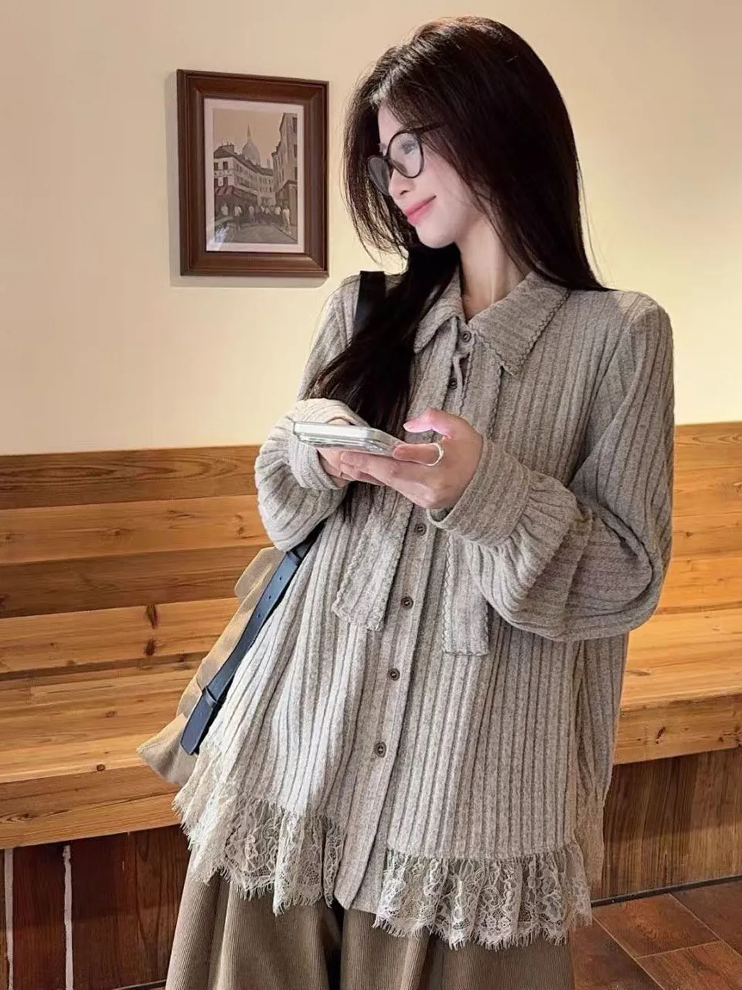 Retro Lace Splicing Long Sleeve Knitted Shirt Women's Loose Design Autumn Winter New Style Casual High Waist A-Line Skirt
Retro Lace Splicing Long Sleeve Knitted Shirt Women's Loose Design Autumn Winter New Style Casual High Waist A-Line Skirt