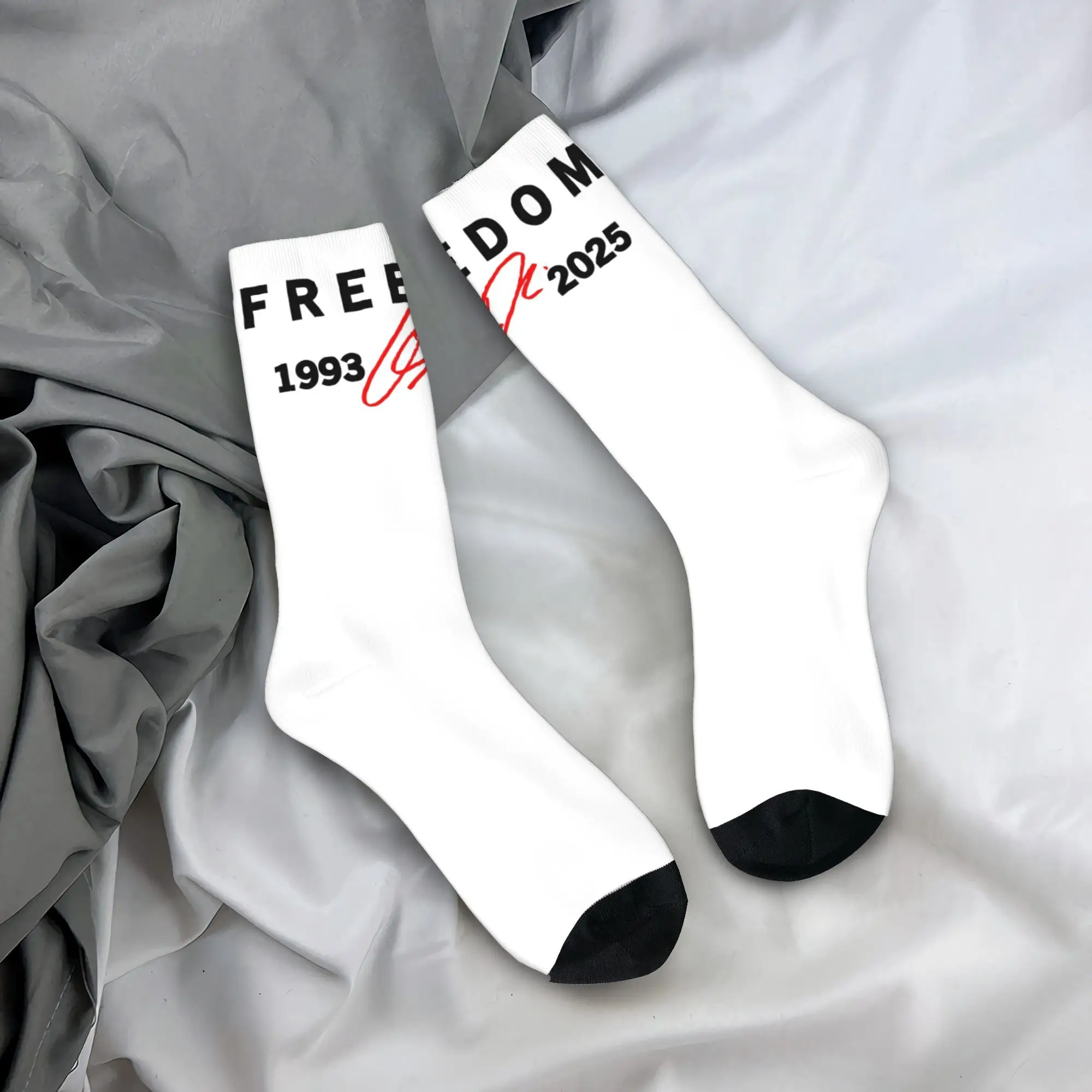 Красные носки Freedom Signature 1993-2025 Charlie Kirk Tribute, мужские носки против пота, мягкие дышащие весенние носки для скалолазания
Красные носки Freedom Signature 1993-2025 Charlie Kirk Tribute, мужские носки против пота, мягкие дышащие весенние носки для скалолазания