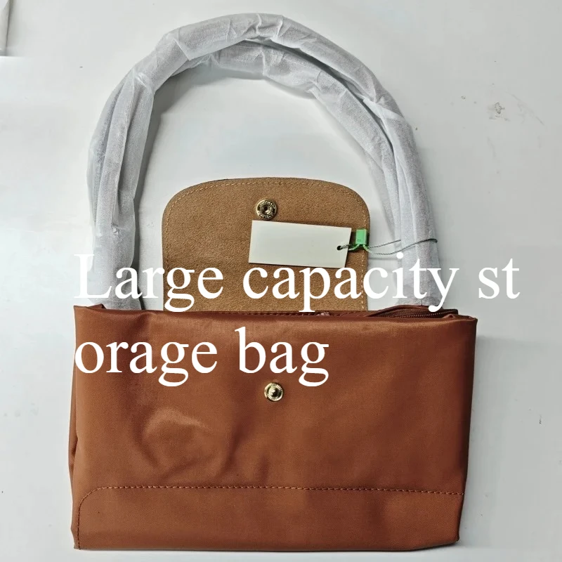 2026Sac hobo pliable classique en nylon, sac à main à bandoulière pour femmes avec design brodé
2026Sac hobo pliable classique en nylon, sac à main à bandoulière pour femmes avec design brodé