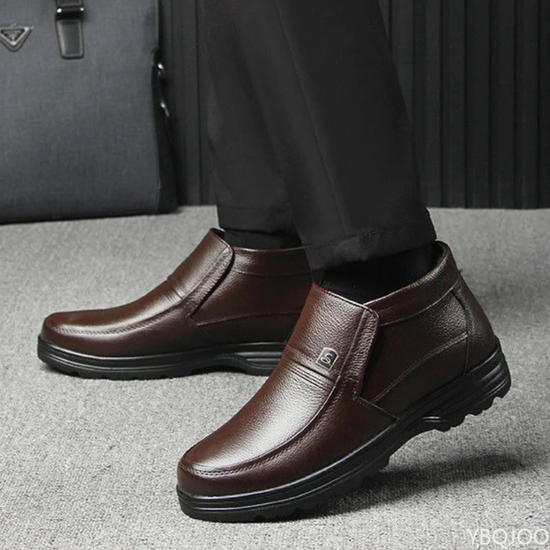 Зимняя мужская обувь, морозостойкая утолщенная теплая повседневная хлопковая обувь с высоким берцем, простые удобные повседневные мужские хлопковые ботинки 
Зимняя мужская обувь, морозостойкая утолщенная теплая повседневная хлопковая обувь с высоким берцем, простые удобные повседневные мужские хлопковые ботинки