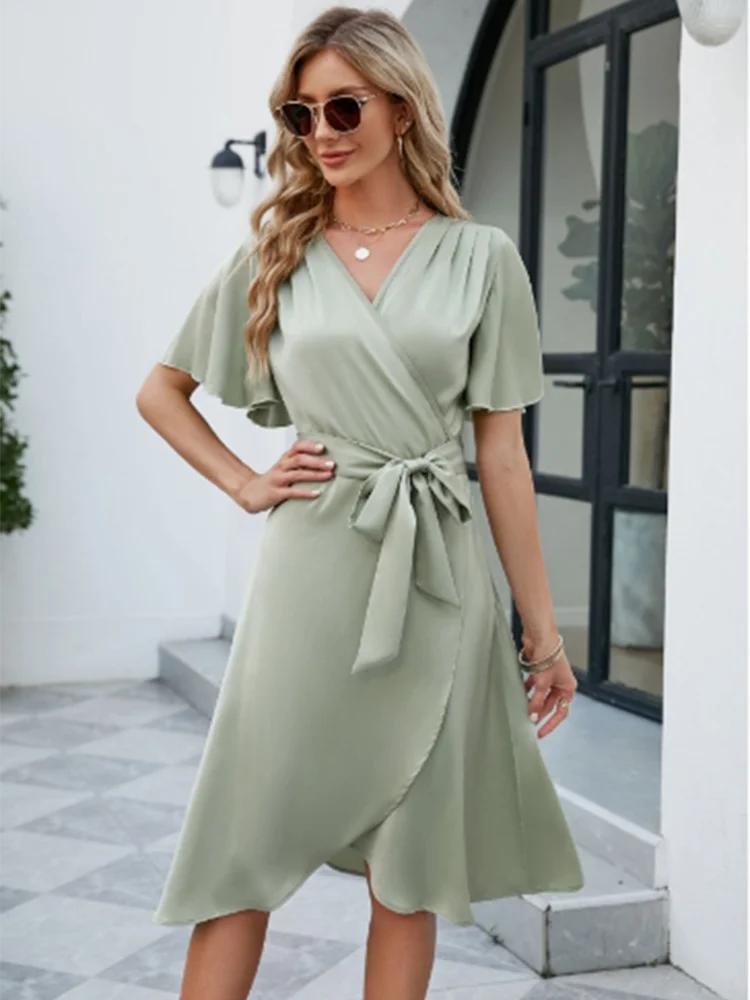 Lace Up Horn Short Sleeved Solid Color V-neck Women's Dress Fashionable Street Elegant Commuting Style Summer Dress
Lace Up Horn Short Sleeved Solid Color V-neck Women's Dress Fashionable Street Elegant Commuting Style Summer Dress