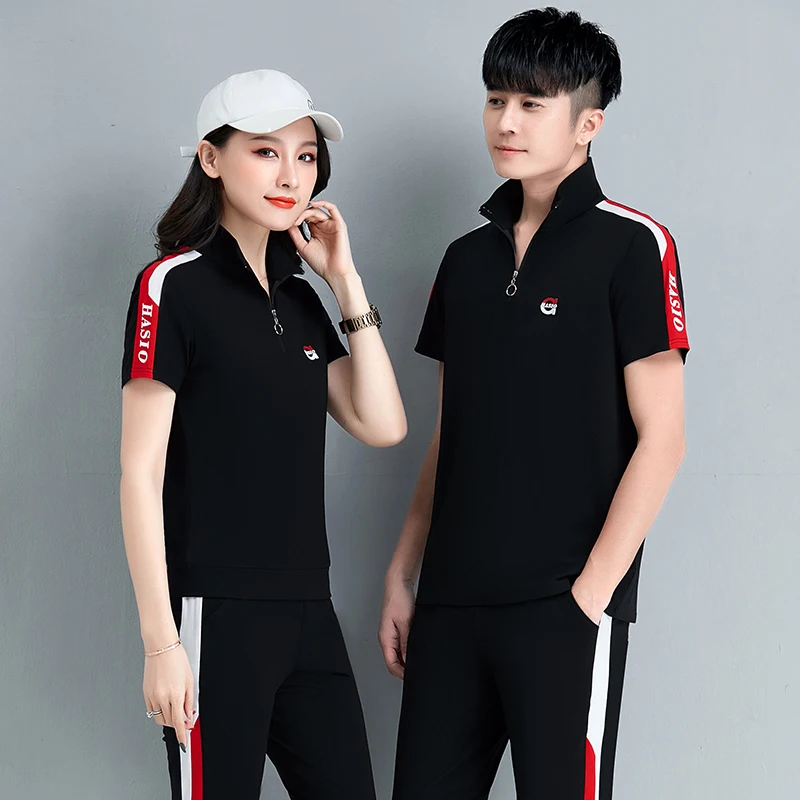 Повседневный спортивный костюм для мужчин среднего и старшего возраста, летний комплект из двух предметов: футболка с коротким рукавом и свободные брюки, для повседневной носки, для пар.
Повседневный спортивный костюм для мужчин среднего и старшего возраста, летний комплект из двух предметов: футболка с коротким рукавом и свободные брюки, для повседневной носки, для пар.