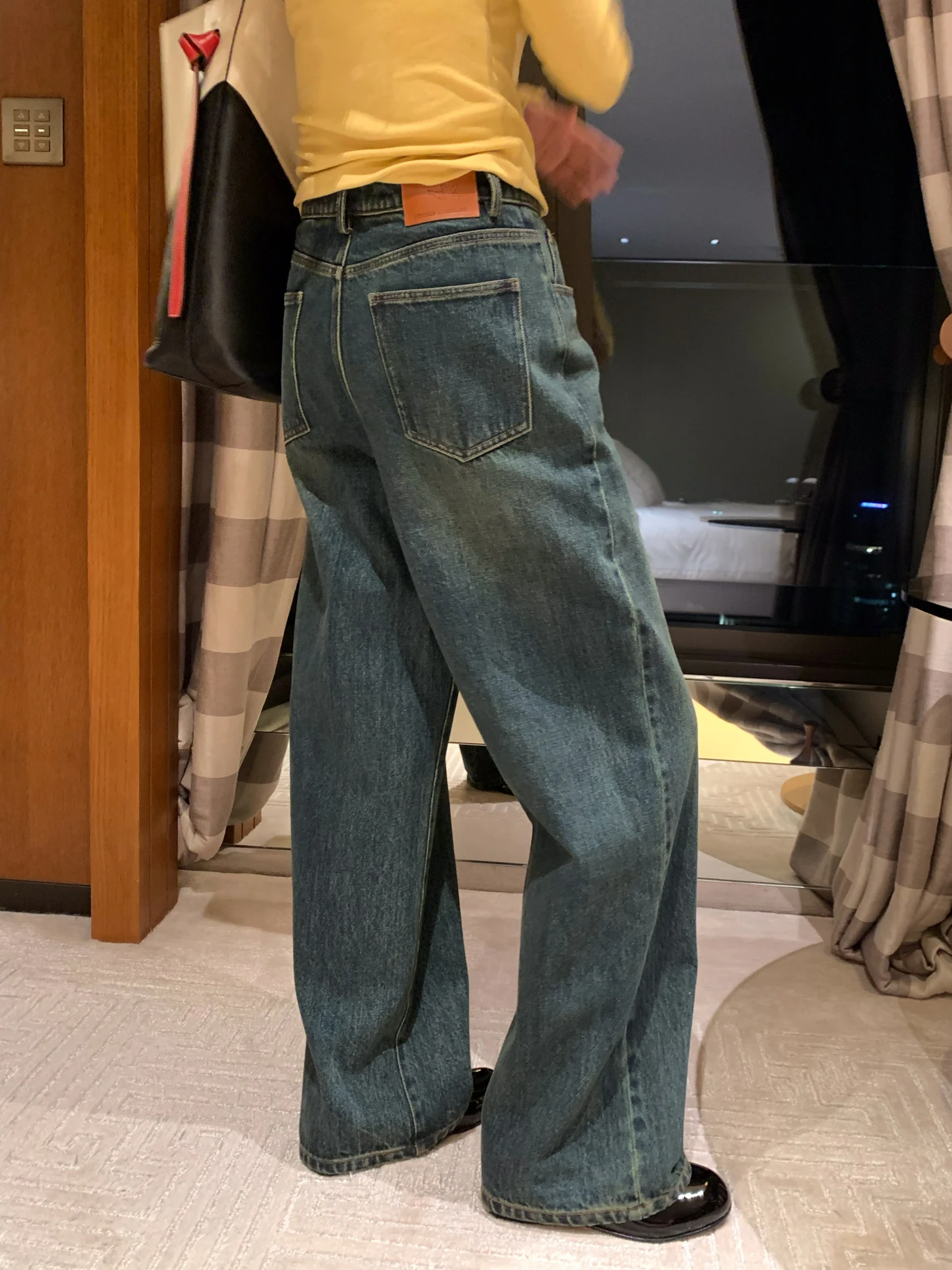 Realzz Official mat Free-Spirited Vintage Jeans Straight Leg l Waist Button Closure Ladies Casual Pants
Realzz Official mat Free-Spirited Vintage Jeans Straight Leg l Waist Button Closure Ladies Casual Pants