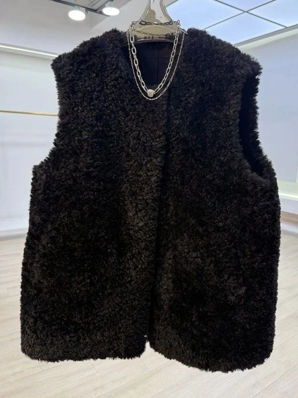 Жилет из овчины больших размеров (до 300 фунтов), женский, осенне-зимний, теплый, для многослойной носки, с пуговицами, в американском повседневном стиле
Жилет из овчины больших размеров (до 300 фунтов), женский, осенне-зимний, теплый, для многослойной носки, с пуговицами, в американском повседневном стиле