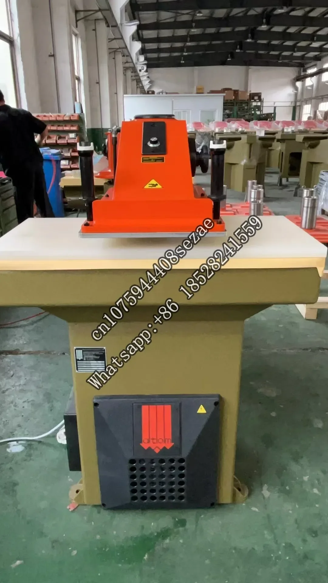 Leather Shoes Cutting Die Machine Hydraulic Swing Arm Clicker Press Cutting Machine For Cutting Leather VS922
Leather Shoes Cutting Die Machine Hydraulic Swing Arm Clicker Press Cutting Machine For Cutting Leather VS922