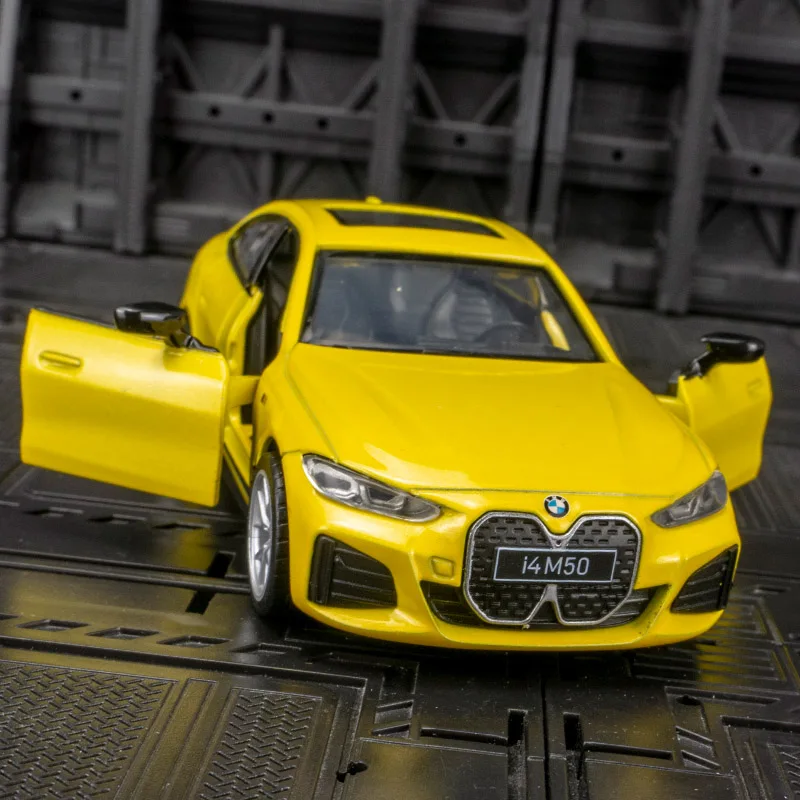 1:34 BMW I4 M50 Модель седана из сплава. Двери автомобиля можно открыть имеет имитирующие функции звука и освещения, богатые детали.
1:34 BMW I4 M50 Модель седана из сплава. Двери автомобиля можно открыть имеет имитирующие функции звука и освещения, богатые детали.