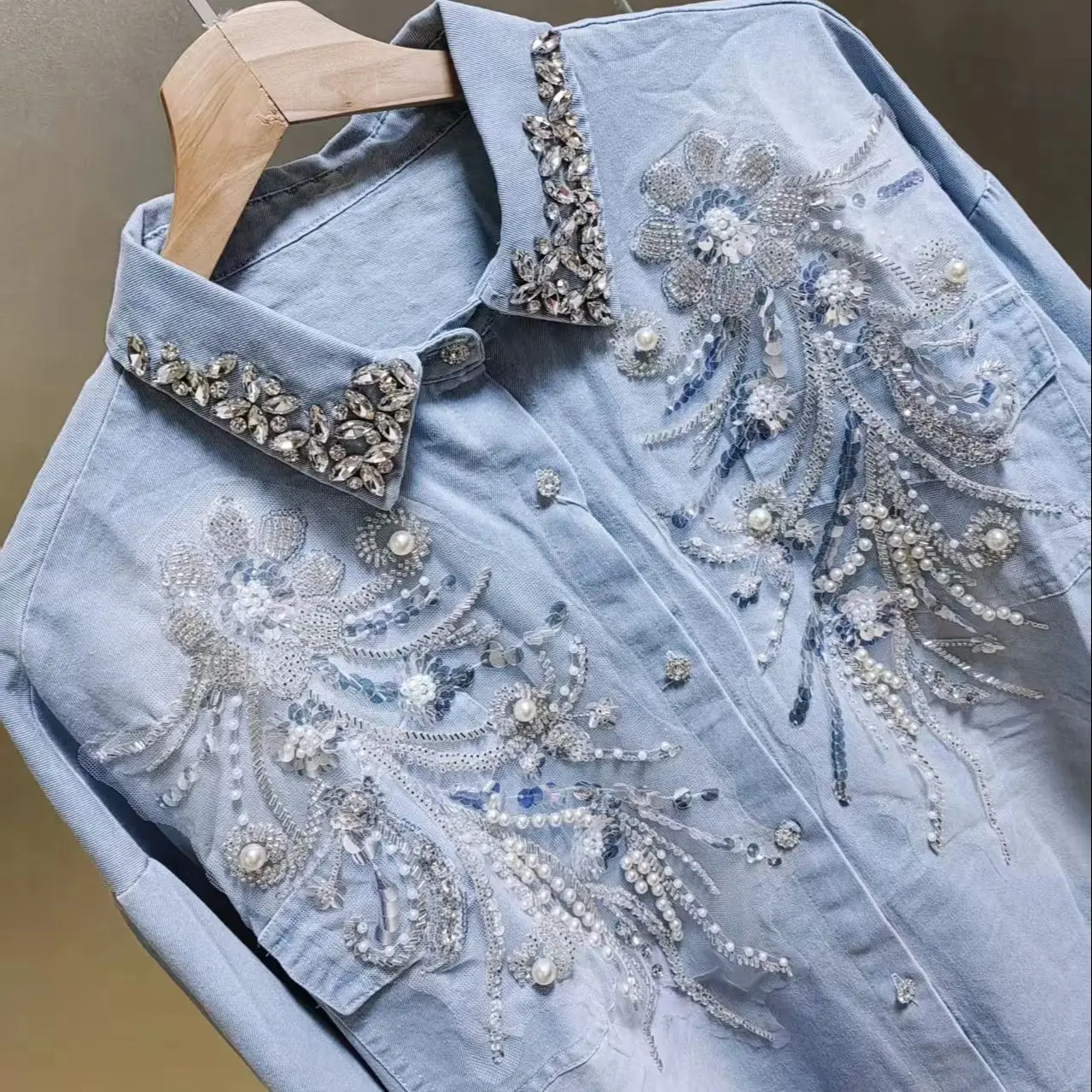 New In 2025 Spring Trend Diamonds Sequins Beads Stitch Denim Shirts Blouses Women's Loose Casual Denim Top Jacket Woman Clothes
New In 2025 Spring Trend Diamonds Sequins Beads Stitch Denim Shirts Blouses Women's Loose Casual Denim Top Jacket Woman Clothes