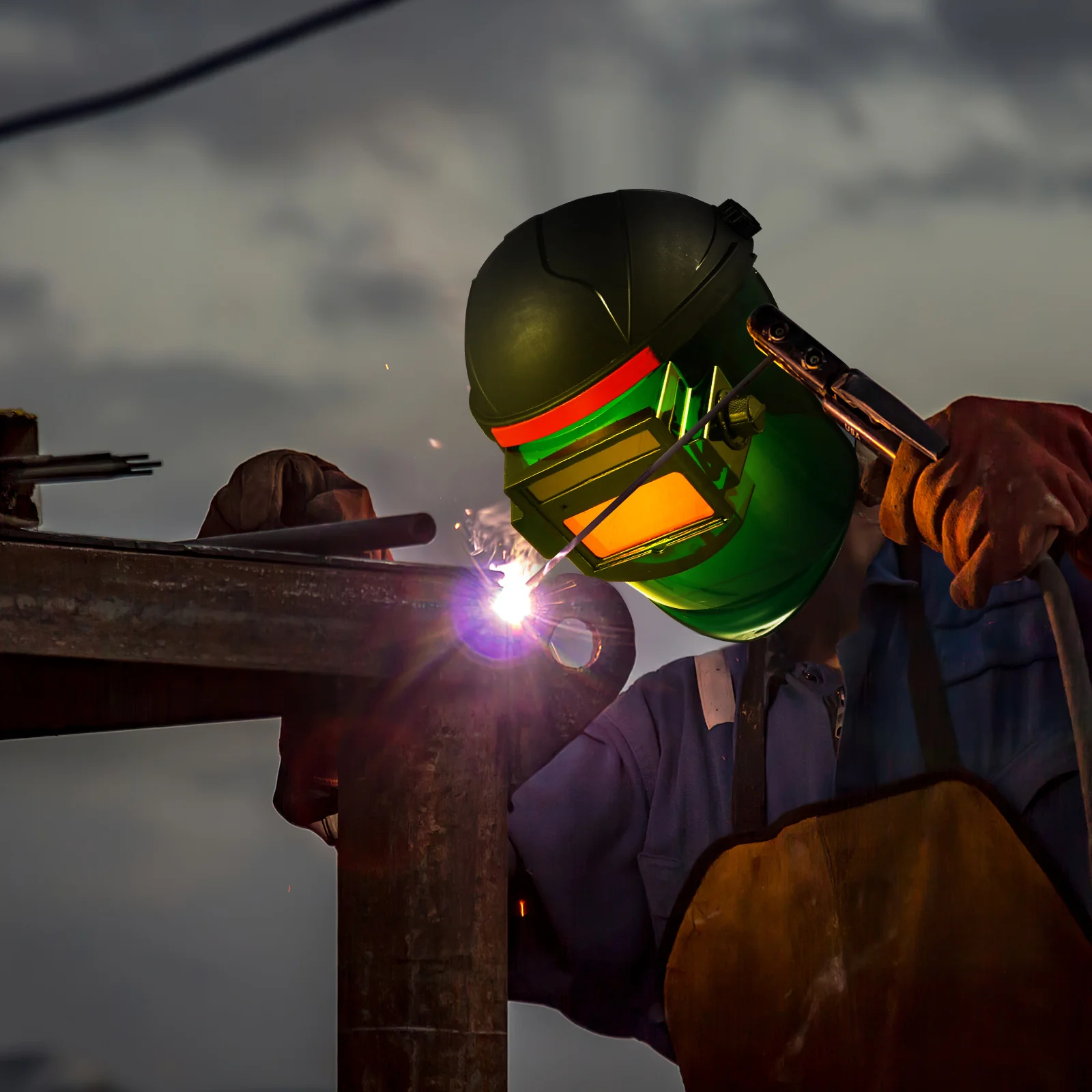 Electric Welding Mask Auto Darkening Solar Rechargeable Wide View Pc Lens For Arc Tig Welding Safety Gear
Electric Welding Mask Auto Darkening Solar Rechargeable Wide View Pc Lens For Arc Tig Welding Safety Gear