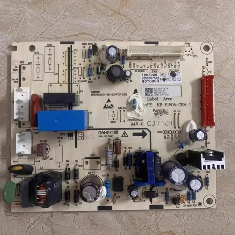 BCD-251WTDG/A 1907305 test ok circuit board motherboard
BCD-251WTDG/A 1907305 test ok circuit board motherboard