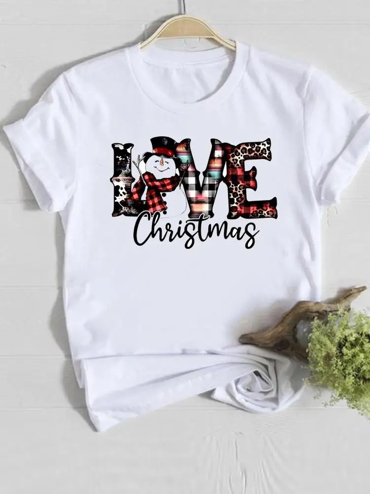 Женская Повседневная одежда на новый год с надписью Merry Christmas, женская модная рубашка с милым принтом снеговика и круглым вырезом, футболки с графическим принтом
Женская Повседневная одежда на новый год с надписью Merry Christmas, женская модная рубашка с милым принтом снеговика и круглым вырезом, футболки с графическим принтом