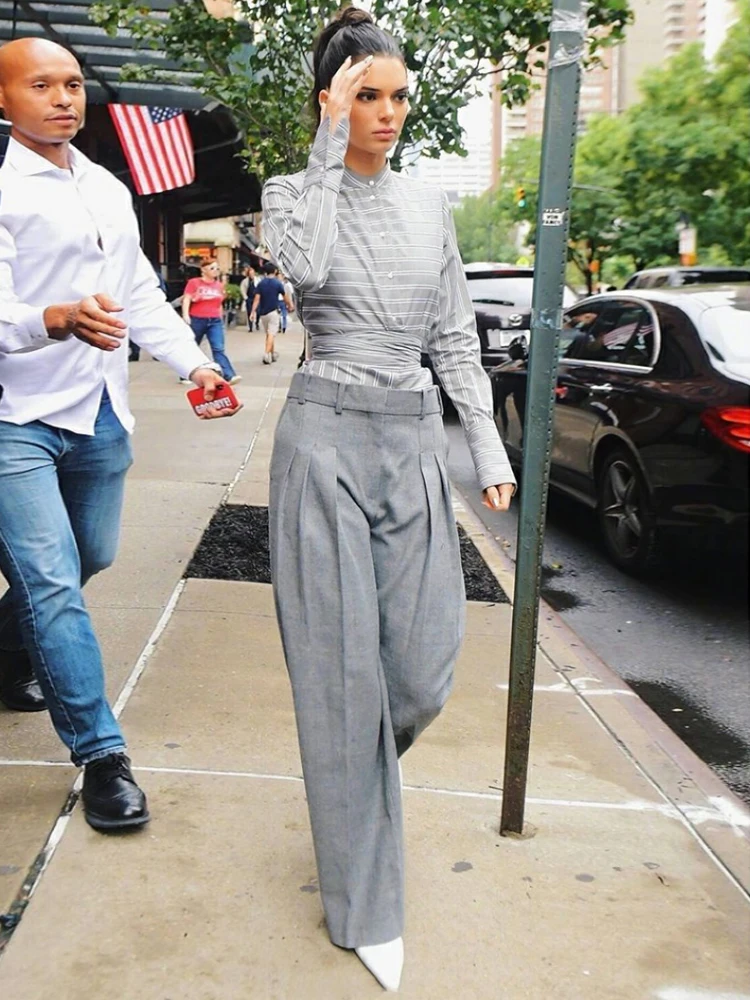 Kendall Jenner Grey Stripe Long Sleeve Slim Fit Shirt with Belt Casual Shirt Elegant Style Women's Business Casual Shirt
Kendall Jenner Grey Stripe Long Sleeve Slim Fit Shirt with Belt Casual Shirt Elegant Style Women's Business Casual Shirt