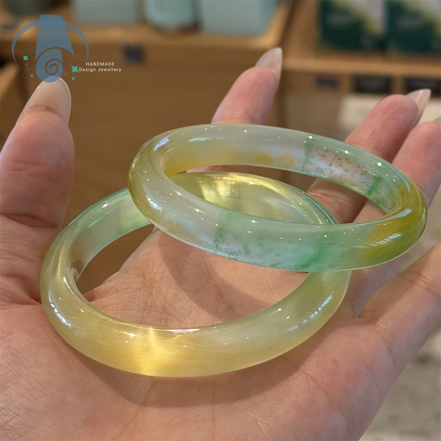 Natural Chalcedony Agate Bracelet High Ice Translucent White Moonlight Color Ice Quality Women Minimalist Bangle Daily Commute
Natural Chalcedony Agate Bracelet High Ice Translucent White Moonlight Color Ice Quality Women Minimalist Bangle Daily Commute