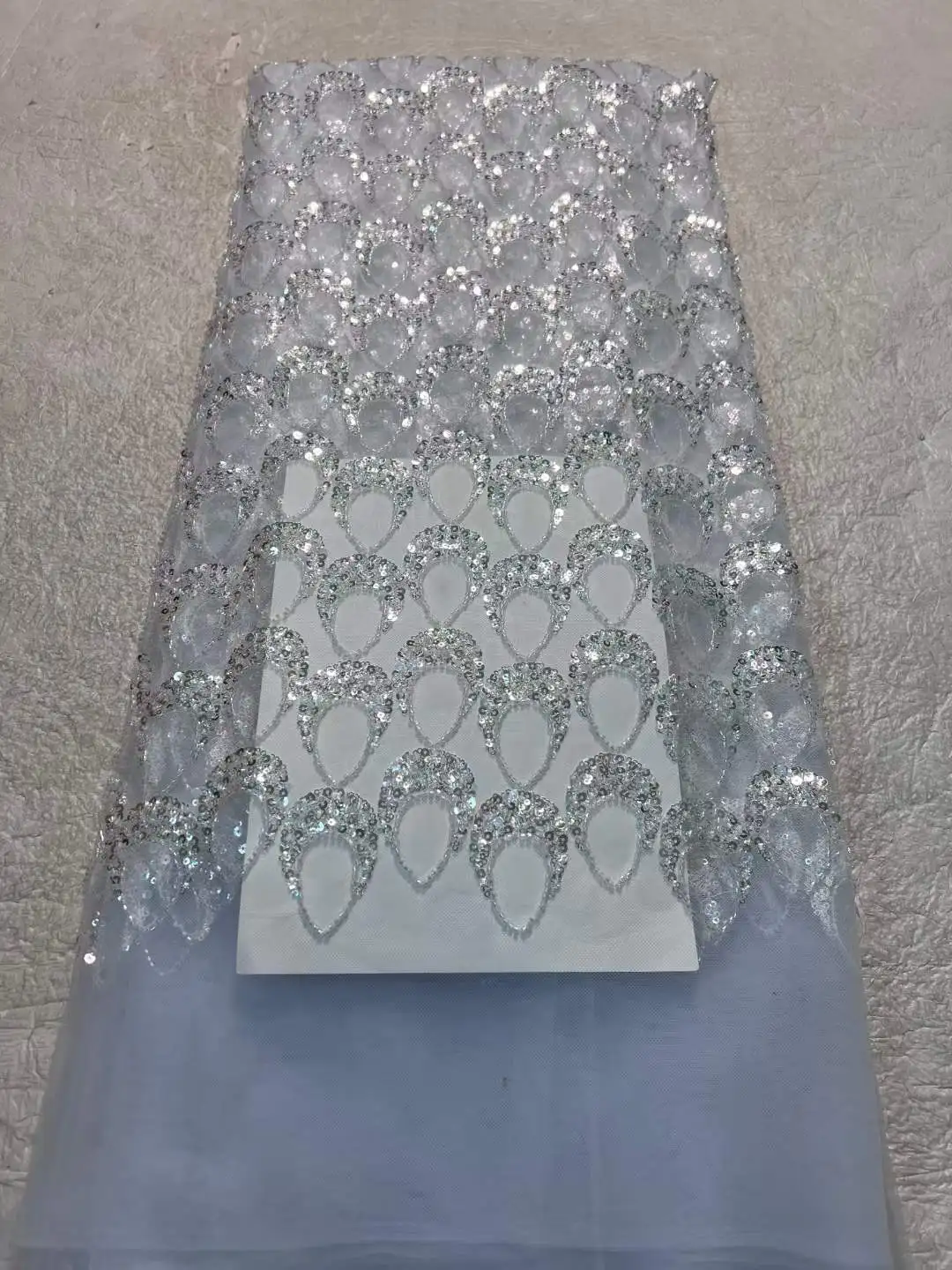 Beads African 3D Sequins Lace Fabric High Quality White Luxury Heavy Handmade Beaded Lace For Wedding Dress CD
Beads African 3D Sequins Lace Fabric High Quality White Luxury Heavy Handmade Beaded Lace For Wedding Dress CD