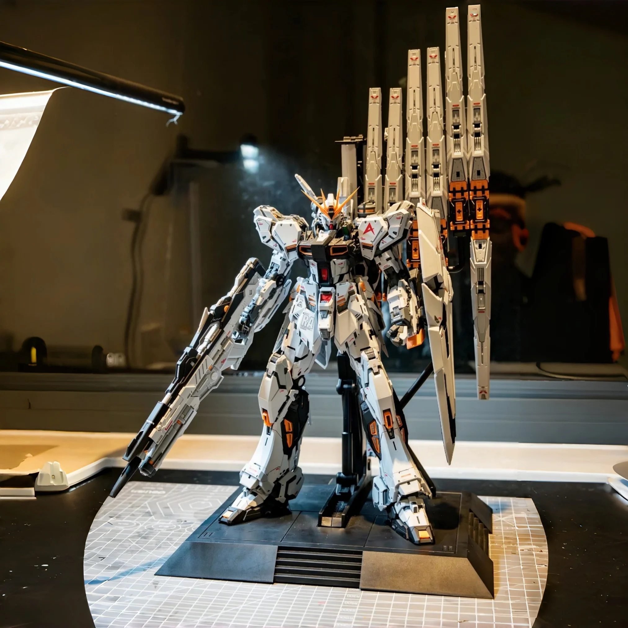 NCZZW RX-93 Assembly Model Kit Nu Fighter Action Figure CMM GK Style Model 1/100 Collection Statue Model Ornament Desk Toy Gift
NCZZW RX-93 Assembly Model Kit Nu Fighter Action Figure CMM GK Style Model 1/100 Collection Statue Model Ornament Desk Toy Gift