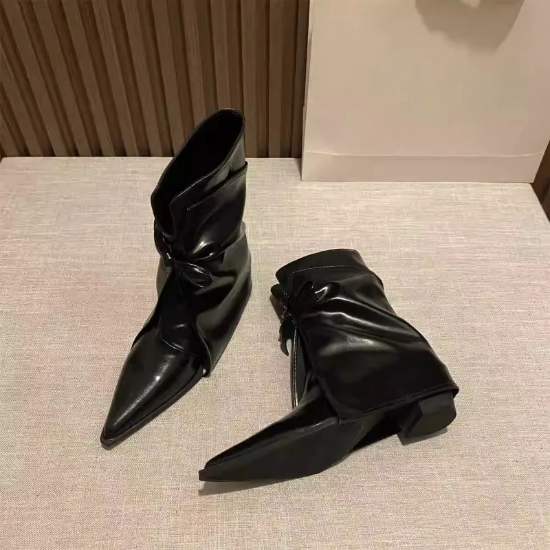 New Fashion Style Women's Cowboy Boots Pointed Toe Thick Heel Female Luxury Short Boots Large Size Bow Trouser Boots for Women
New Fashion Style Women's Cowboy Boots Pointed Toe Thick Heel Female Luxury Short Boots Large Size Bow Trouser Boots for Women