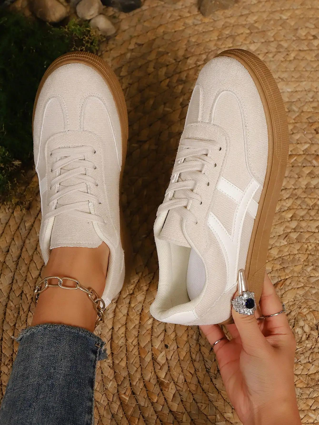 Green Faux Suede Lace Up Sneakers Women Versatile Casual Student Sports Shoes
Green Faux Suede Lace Up Sneakers Women Versatile Casual Student Sports Shoes