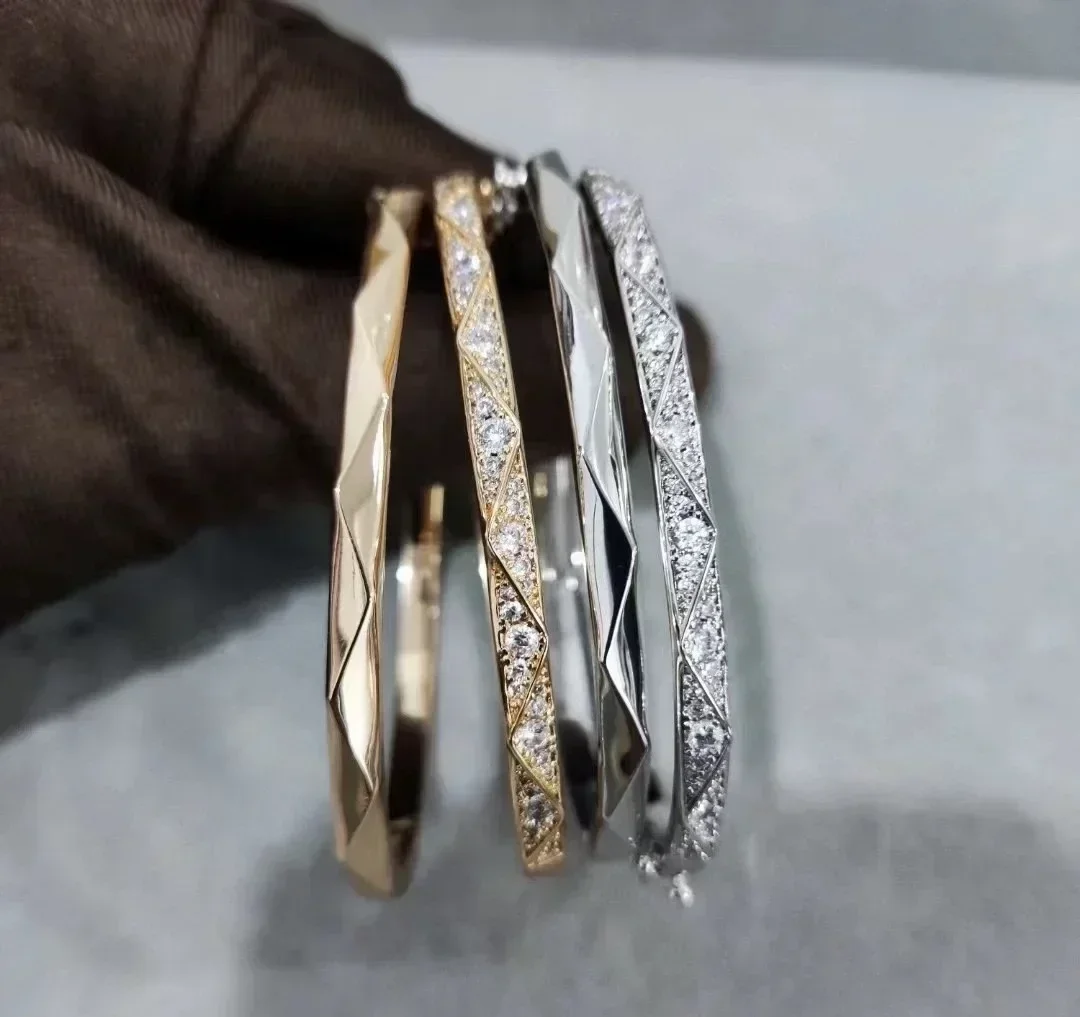 CY Hot New Fashionable 925 Silver Classic Hot Selling European Party Jewelry Shining Geometry Women's Bracelet Luxury Engagement
CY Hot New Fashionable 925 Silver Classic Hot Selling European Party Jewelry Shining Geometry Women's Bracelet Luxury Engagement