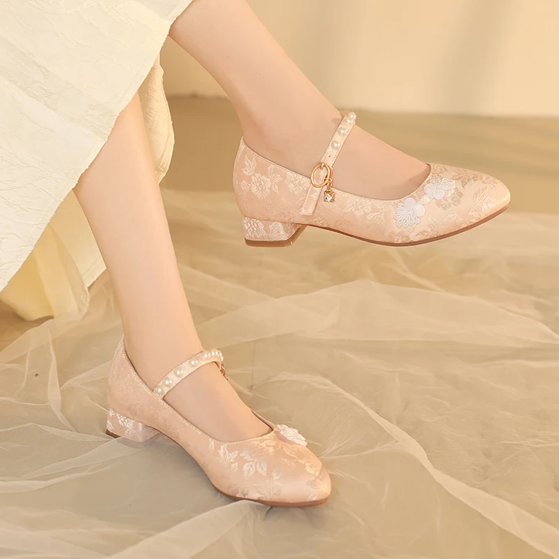 YQBTDL 2026 Chinese Versatile Princess Pumps Low Heeled Silks and Satins Leather Anti Slip Party Mary Jane Shoes Size 28 29 30
YQBTDL 2026 Chinese Versatile Princess Pumps Low Heeled Silks and Satins Leather Anti Slip Party Mary Jane Shoes Size 28 29 30