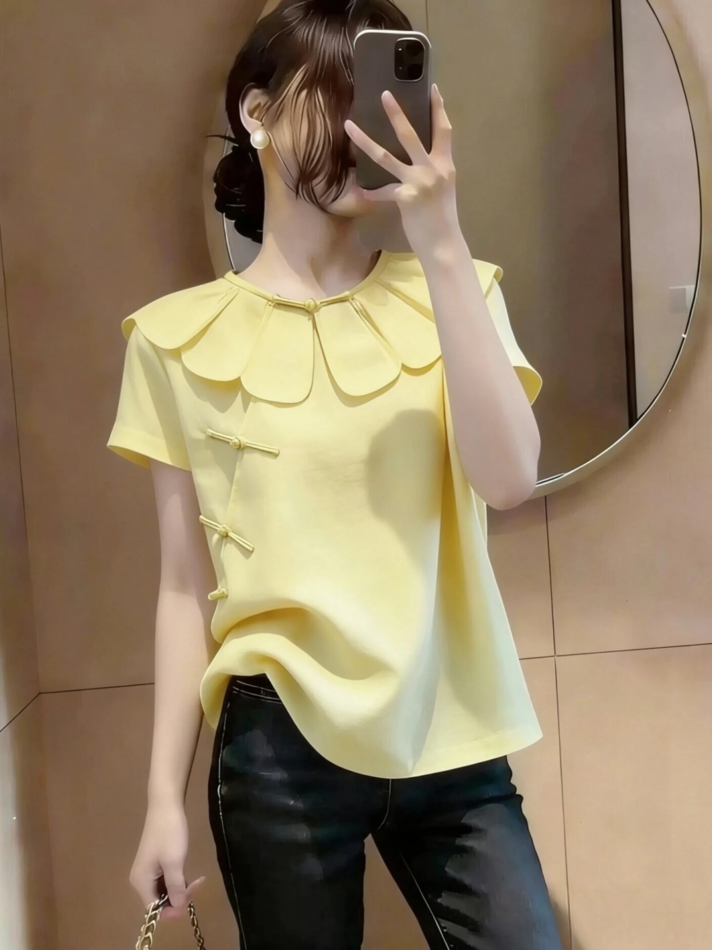 Sweet Casual Loose Short Sleeve T-Shirt 2026 Summer Design Versatile Comfortable Korean Style Commute Wind Women's Top
Sweet Casual Loose Short Sleeve T-Shirt 2026 Summer Design Versatile Comfortable Korean Style Commute Wind Women's Top