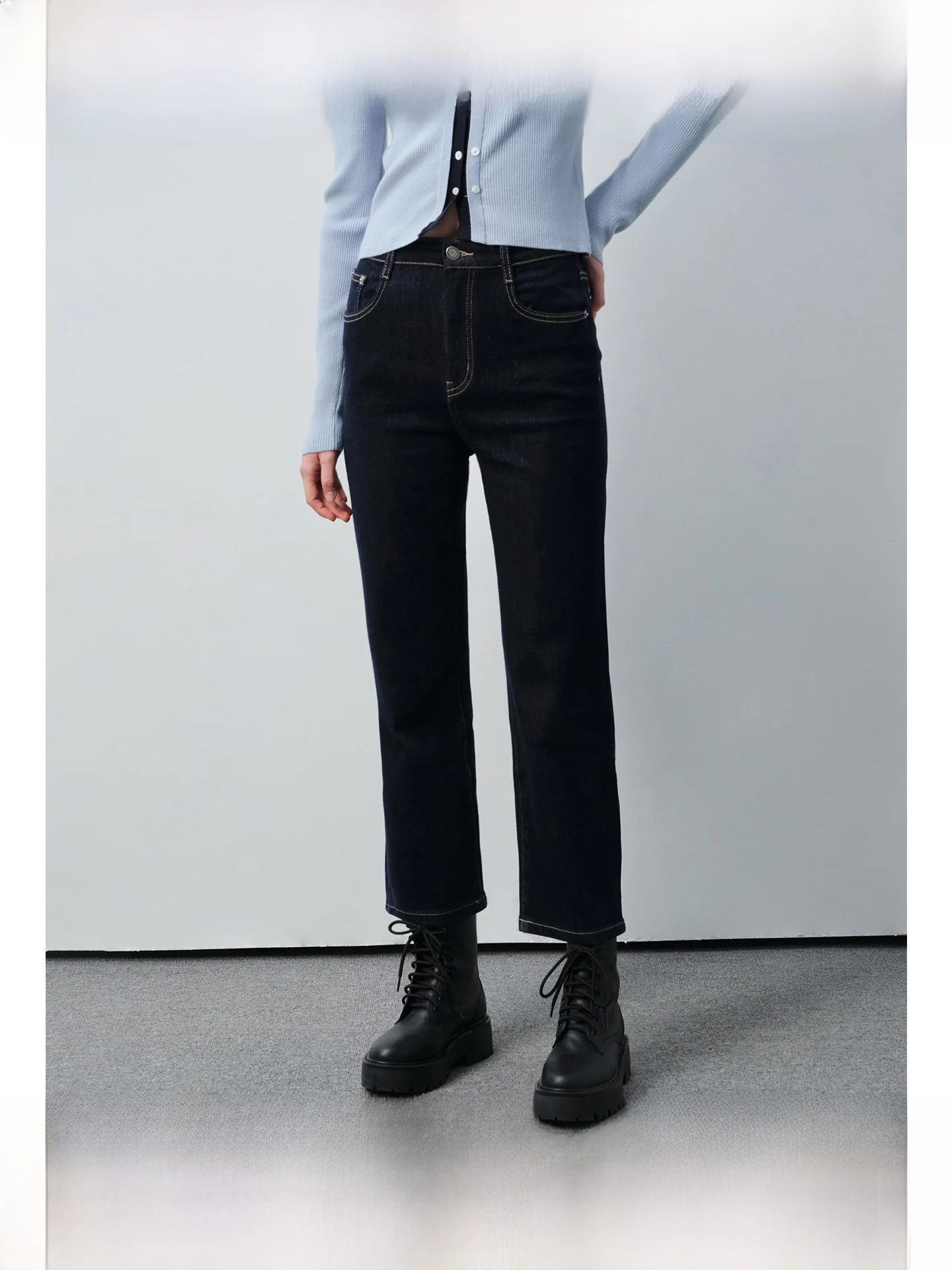 Джинсы прямого кроя больших размеров для женщин, утягивающие брюки-сигареты, зимние брюки для полных женщин, с высокой талией, свободного кроя, повседневные.
Джинсы прямого кроя больших размеров для женщин, утягивающие брюки-сигареты, зимние брюки для полных женщин, с высокой талией, свободного кроя, повседневные.