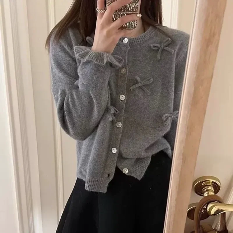 Korean Style Slim Long Sleeve Cardigan Sweater Autumn Woman Kawaii Bow Knitted Tops Sweet Preppy Cute Solid Grey Knitwear Jacket
Korean Style Slim Long Sleeve Cardigan Sweater Autumn Woman Kawaii Bow Knitted Tops Sweet Preppy Cute Solid Grey Knitwear Jacket
