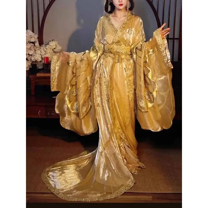 Women's Hanfu war robe, gold heavy industry embroidery, trailing style, carnival stage performance clothing
Women's Hanfu war robe, gold heavy industry embroidery, trailing style, carnival stage performance clothing