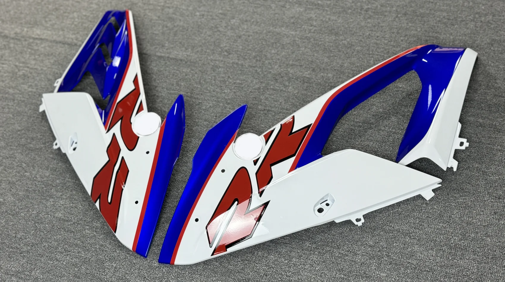 Motorcycle accessories are suitable for S1000RR 2015 16 17 18 years The upper cover outer shell and left and right side panel
Motorcycle accessories are suitable for S1000RR 2015 16 17 18 years The upper cover outer shell and left and right side panel