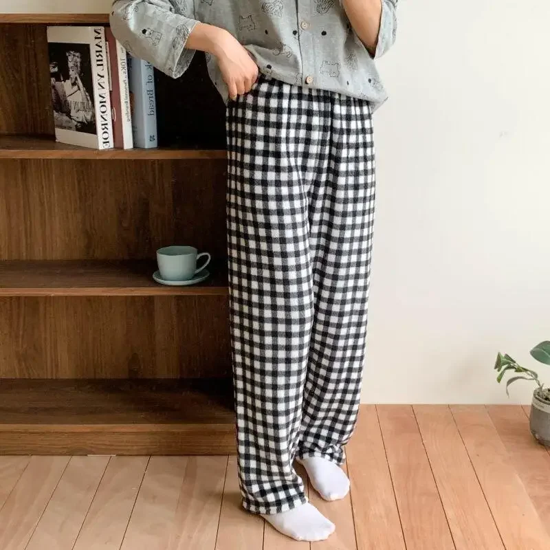 Пижамы из кораллового флиса для девочек, женские клетчатые брюки, свободная одежда для отдыха, осень-зима, бархатная домашняя одежда, верхняя одежда, простая повседневная одежда
Пижамы из кораллового флиса для девочек, женские клетчатые брюки, свободная одежда для отдыха, осень-зима, бархатная домашняя одежда, верхняя одежда, простая повседневная одежда