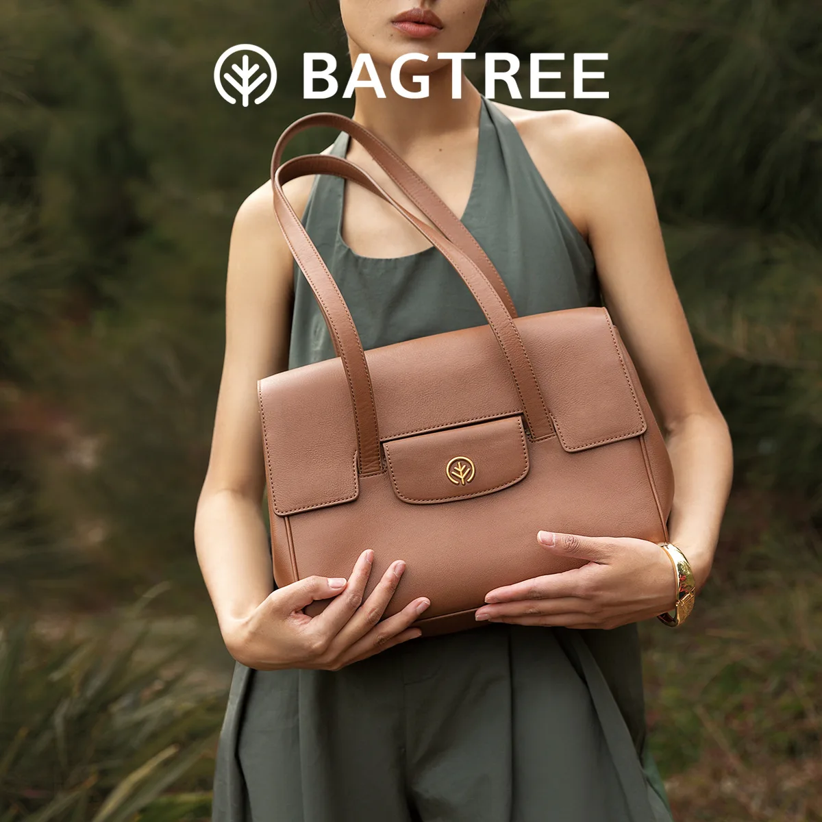 BAGTREE Tote Bag Dolphin Bag Vegetable-Tanned Leather Handheld Briefcase Single Shoulder Commuter 14-inch Laptop Bag
BAGTREE Tote Bag Dolphin Bag Vegetable-Tanned Leather Handheld Briefcase Single Shoulder Commuter 14-inch Laptop Bag