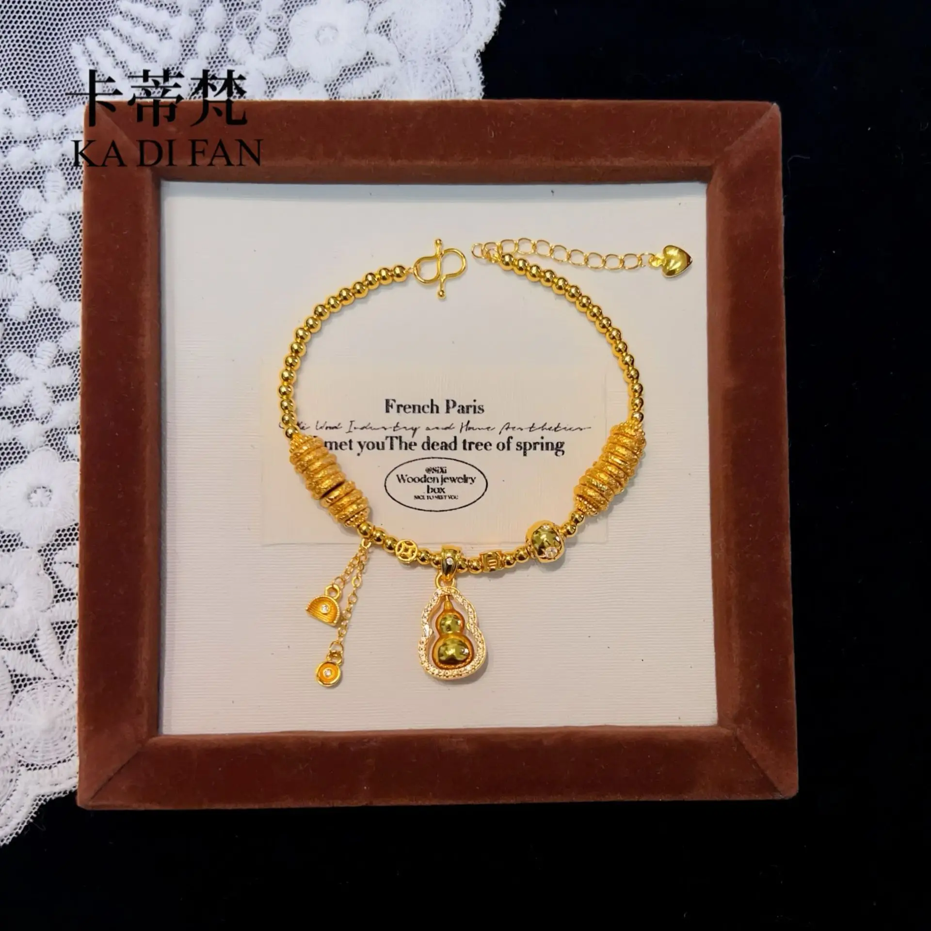 Luxury 9999 24K real gold point diamond rotating lucai gourd disk bracelet new Chinese style transport bead bracelet
Luxury 9999 24K real gold point diamond rotating lucai gourd disk bracelet new Chinese style transport bead bracelet