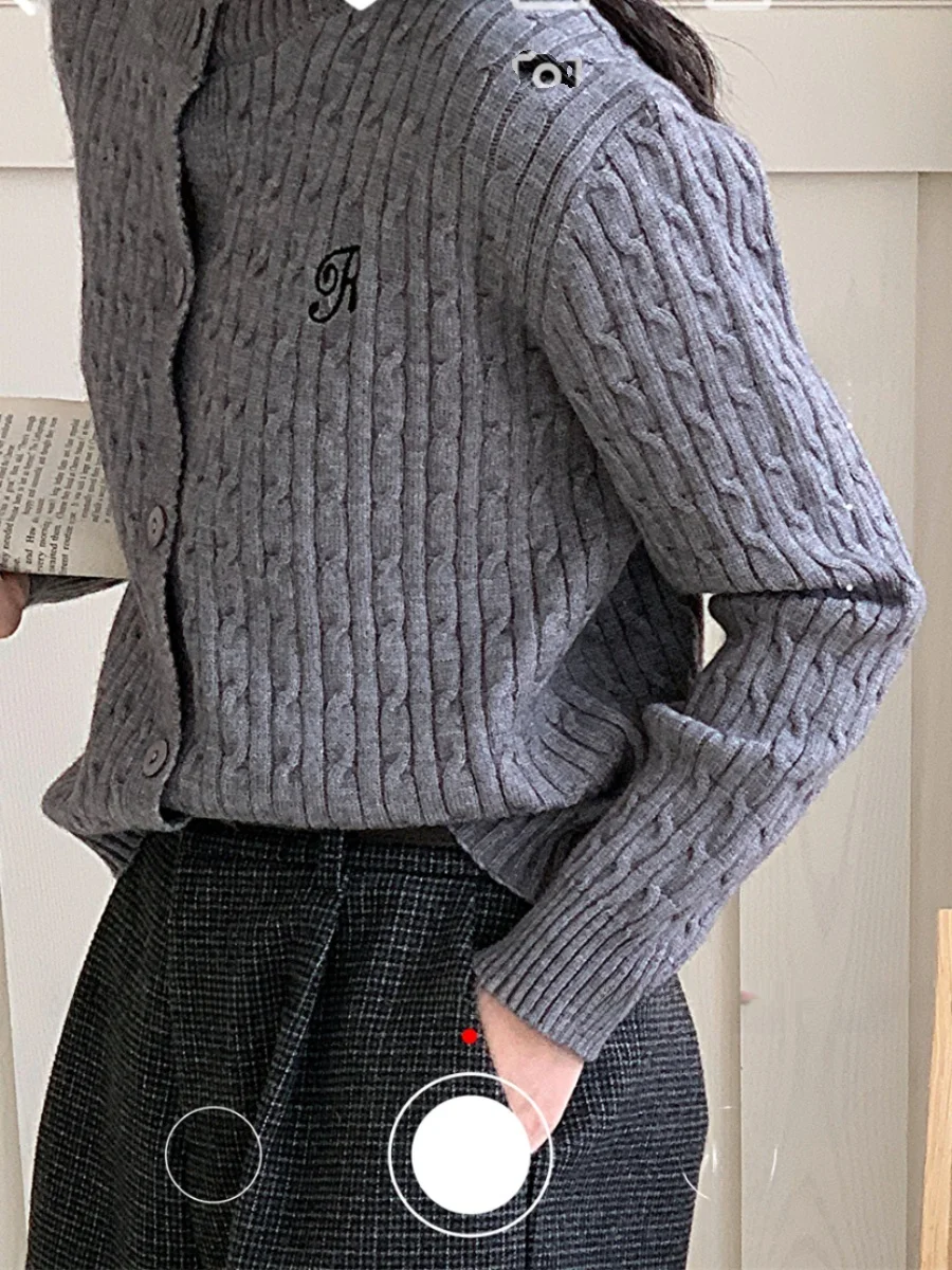 Comfortable Knitted Cardigan Embroidered Wave Texture Design Vintage Sle Commute Faion Women's ort Sve Long Coat
Comfortable Knitted Cardigan Embroidered Wave Texture Design Vintage Sle Commute Faion Women's ort Sve Long Coat
