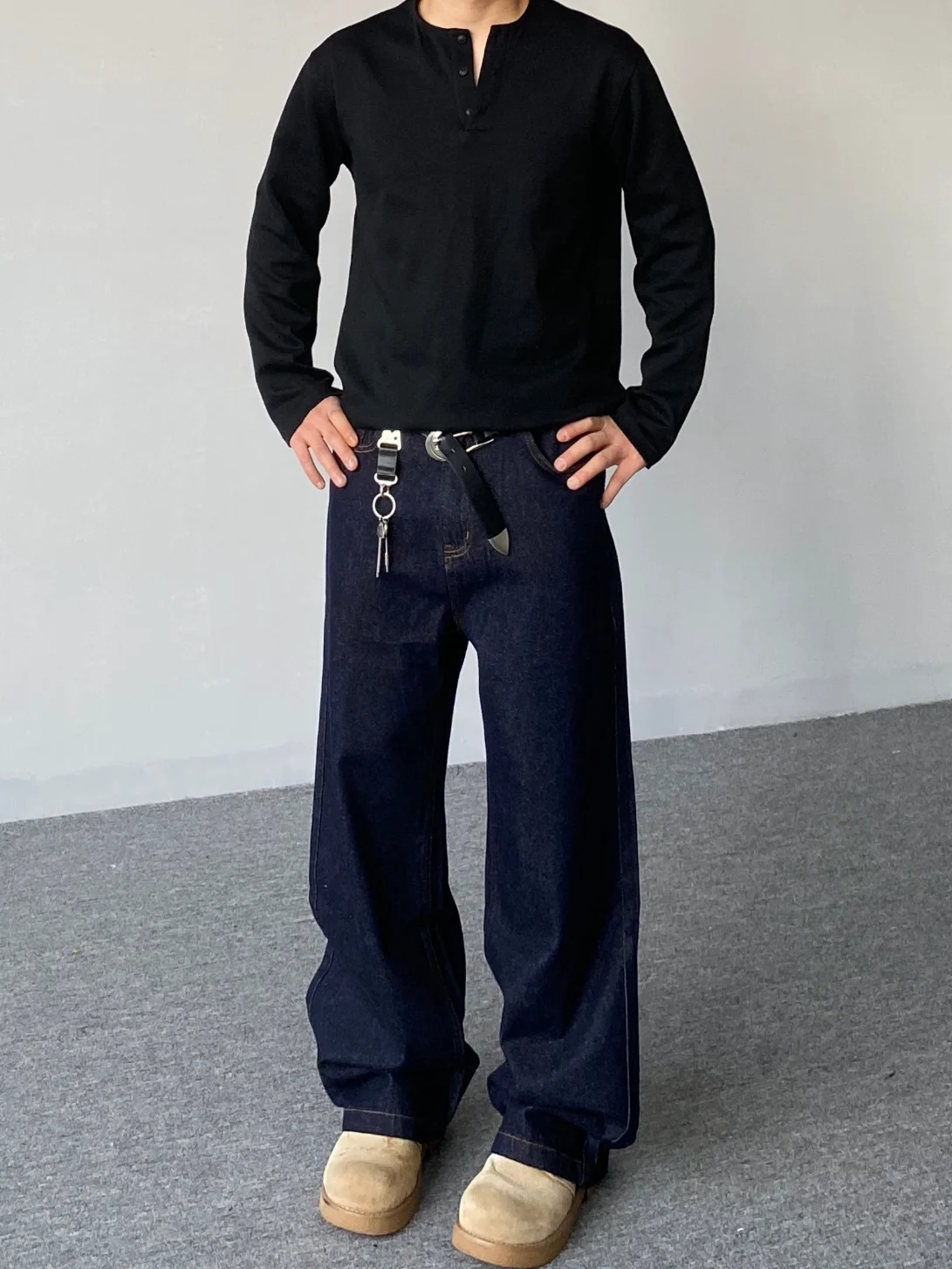 Retro American Style Men's Loose Straight Leg Jeans Deep Blue Vintage Original Color Denim Casual Long Trousers
Retro American Style Men's Loose Straight Leg Jeans Deep Blue Vintage Original Color Denim Casual Long Trousers