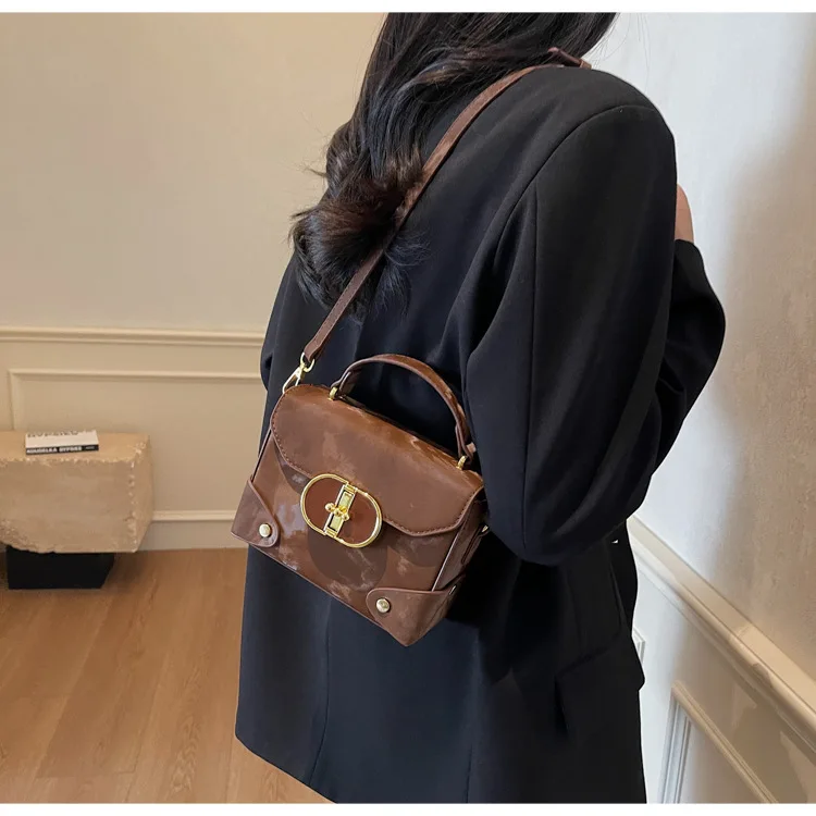 2025 Korean Style Contrast Color Square Bag - Fashion Textured Handbag for Women, Versatile Small Messenger Purse
2025 Korean Style Contrast Color Square Bag - Fashion Textured Handbag for Women, Versatile Small Messenger Purse