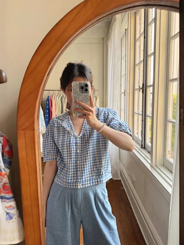 Retro Blue Floral Embroidery Blouse Slim Fit Ultra-Short Shirt Cotton Pure Business Style Women's UV Protection Summer 2026
Retro Blue Floral Embroidery Blouse Slim Fit Ultra-Short Shirt Cotton Pure Business Style Women's UV Protection Summer 2026