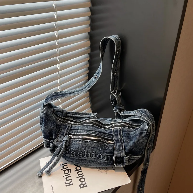Trendy Cool Denim Small Bag for Women2025New Versatile Workwear Style Dumpling Bag Autumn Winter Trendy Wide Strap Crossbody Bag
Trendy Cool Denim Small Bag for Women2025New Versatile Workwear Style Dumpling Bag Autumn Winter Trendy Wide Strap Crossbody Bag