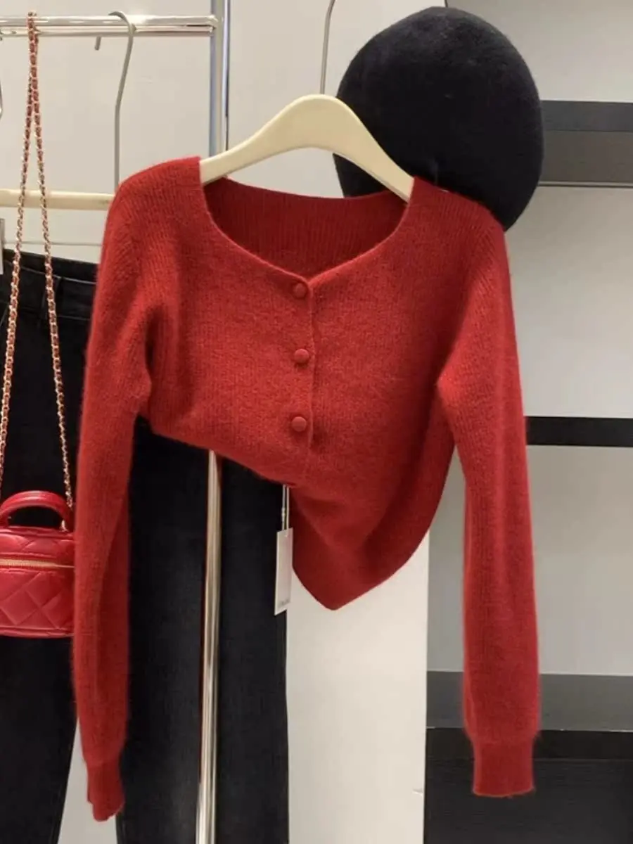 Soft Plush Bear Fur Red Knitted Sweater Coat Women's Autumn Winter Fashion High-End V-Neck Open Cardigan Korean Style Long Sl...
Soft Plush Bear Fur Red Knitted Sweater Coat Women's Autumn Winter Fashion High-End V-Neck Open Cardigan Korean Style Long Sl...