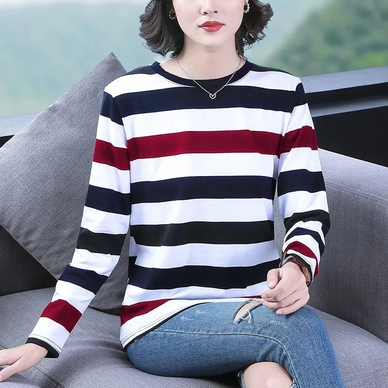 Korean Female Thin Style Round Neck Stripe Long Sleeved T-shirt Small Shirt Tops Spring Autumn Women Loose Fitting T-shirt Coat
Korean Female Thin Style Round Neck Stripe Long Sleeved T-shirt Small Shirt Tops Spring Autumn Women Loose Fitting T-shirt Coat