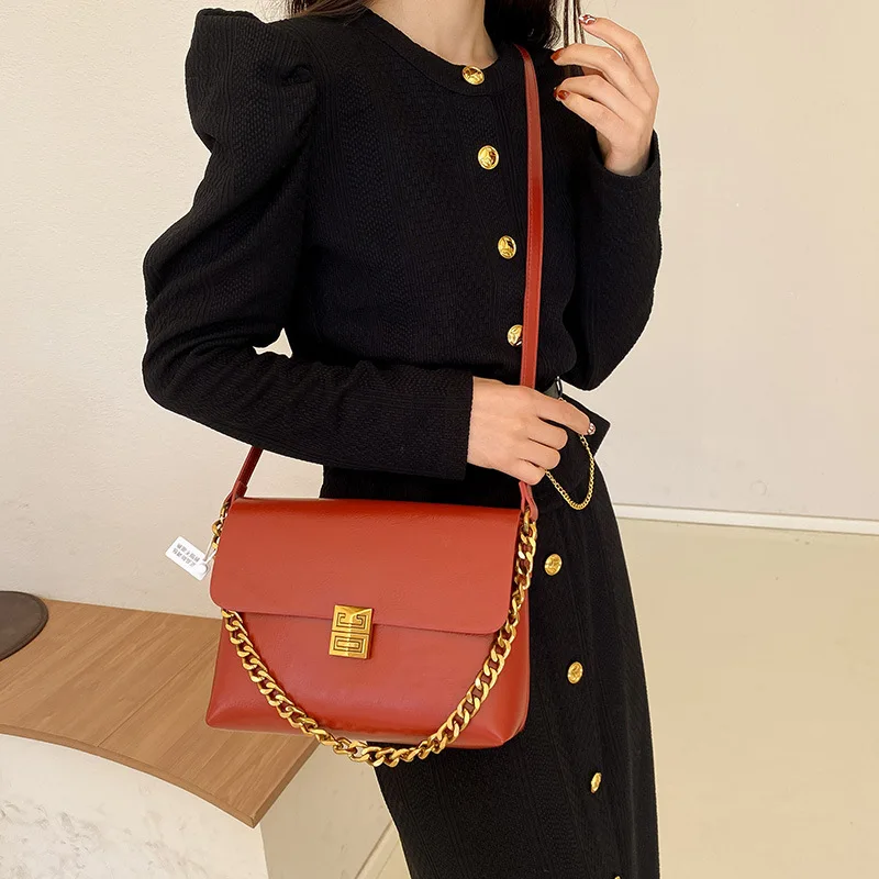 Мини-сумка Personality Chain Square, новинка 2026 года, однотонная сумка-багет, элегантная универсальная регулируемая сумка через плечо
Мини-сумка Personality Chain Square, новинка 2026 года, однотонная сумка-багет, элегантная универсальная регулируемая сумка через плечо