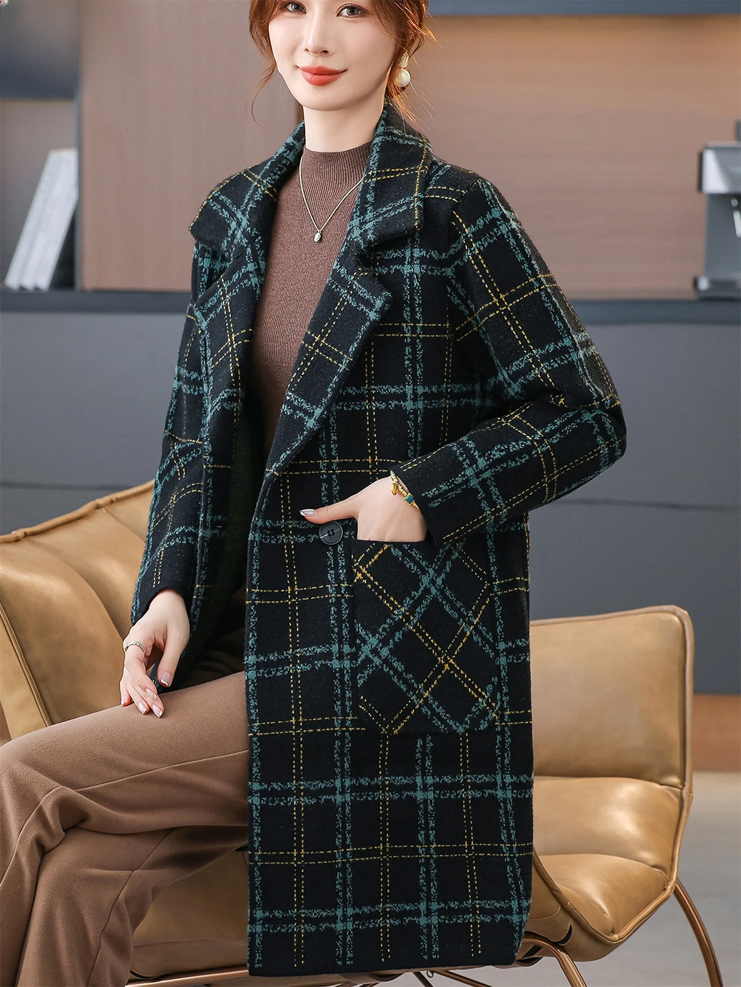 Thiened клетчатое шерстяное пальто осень-зима, новинка для женщин среднего возраста и ly, модная универсальная верхняя одежда средней длины
Thiened клетчатое шерстяное пальто осень-зима, новинка для женщин среднего возраста и ly, модная универсальная верхняя одежда средней длины